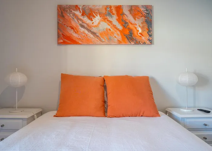 Ensuite 4 Laranja Rochedo Traseiras