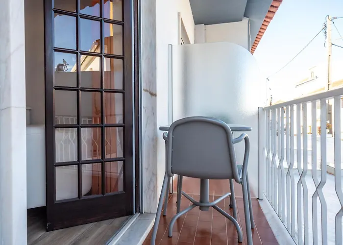 Ensuite 4 Laranja Rochedo Traseiras Santo Isidoro