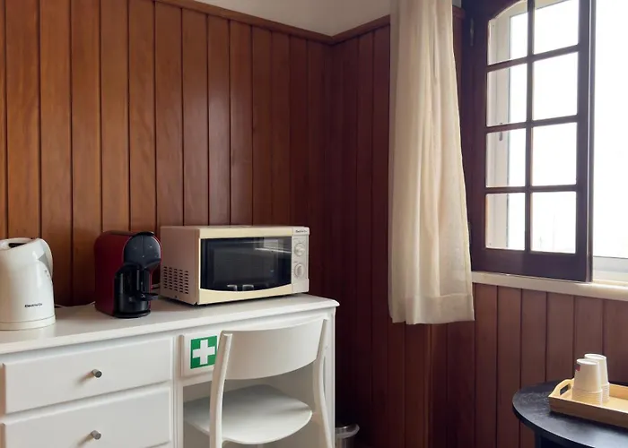 Ensuite 4 Laranja Rochedo Traseiras Santo Isidoro