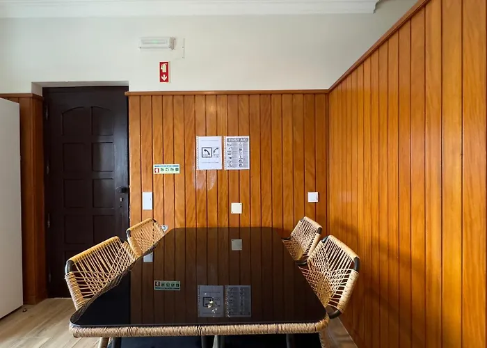 Ensuite 4 Laranja Rochedo Traseiras